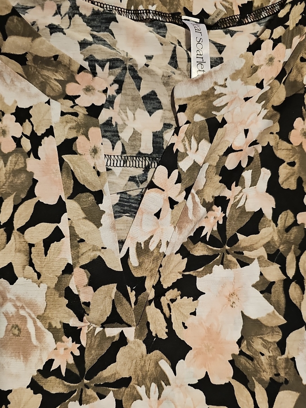 Dear Scarlett 2x Floral Print Top in Blush Pink and Olive